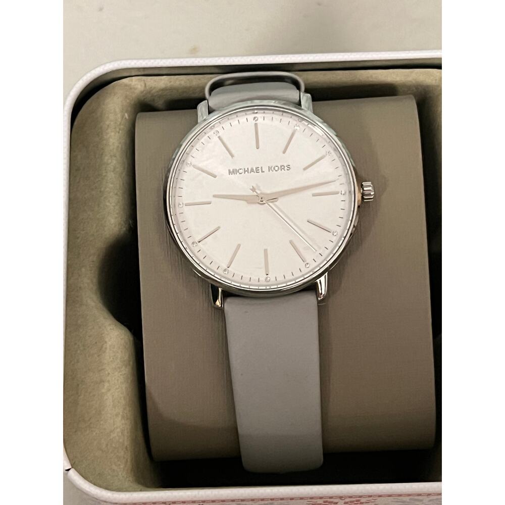 Michael Kors MK2797 Pyper Grey Leather Ladies Watch - Picture 2 of 6